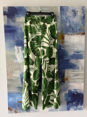 Alice + Olivia Green Leaf Print Pants
